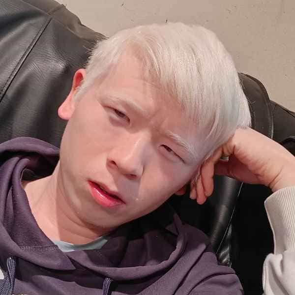 贵州31岁单身帅哥真诚找对象-玉林征婚相亲网