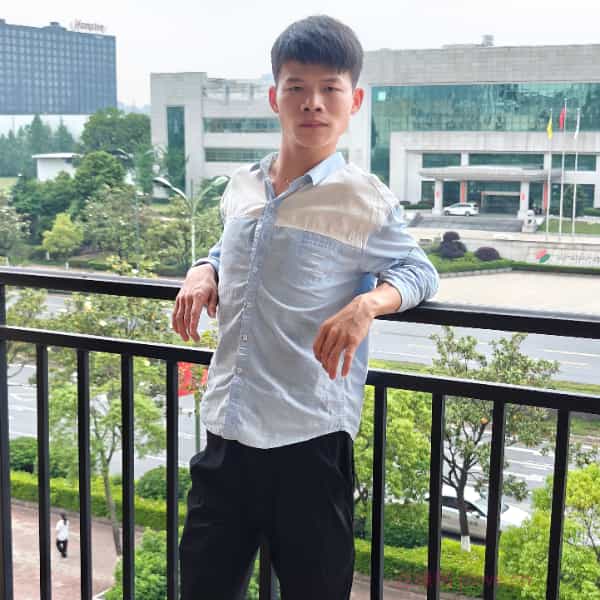 湖南28岁单身帅哥真诚找对象-玉林征婚相亲网